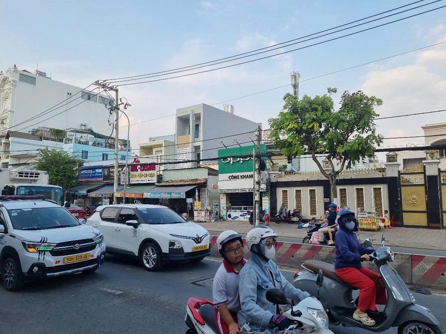 Không dùng đến Bán gấp mặt tiền 817 Huỳnh Tấn Phát, P Phú Thuận, quận 7, HCM2419710