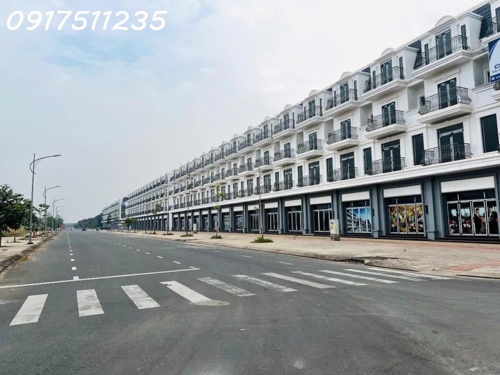 Cần bán 2 căn Shophouse nhà phố mặt tiền đường 24m trục chính dự án STC Long Thành. Cách sân bay 4km,Diện tích ngang 5 dài 20, xây 1 trệt 3 lầu2537705
