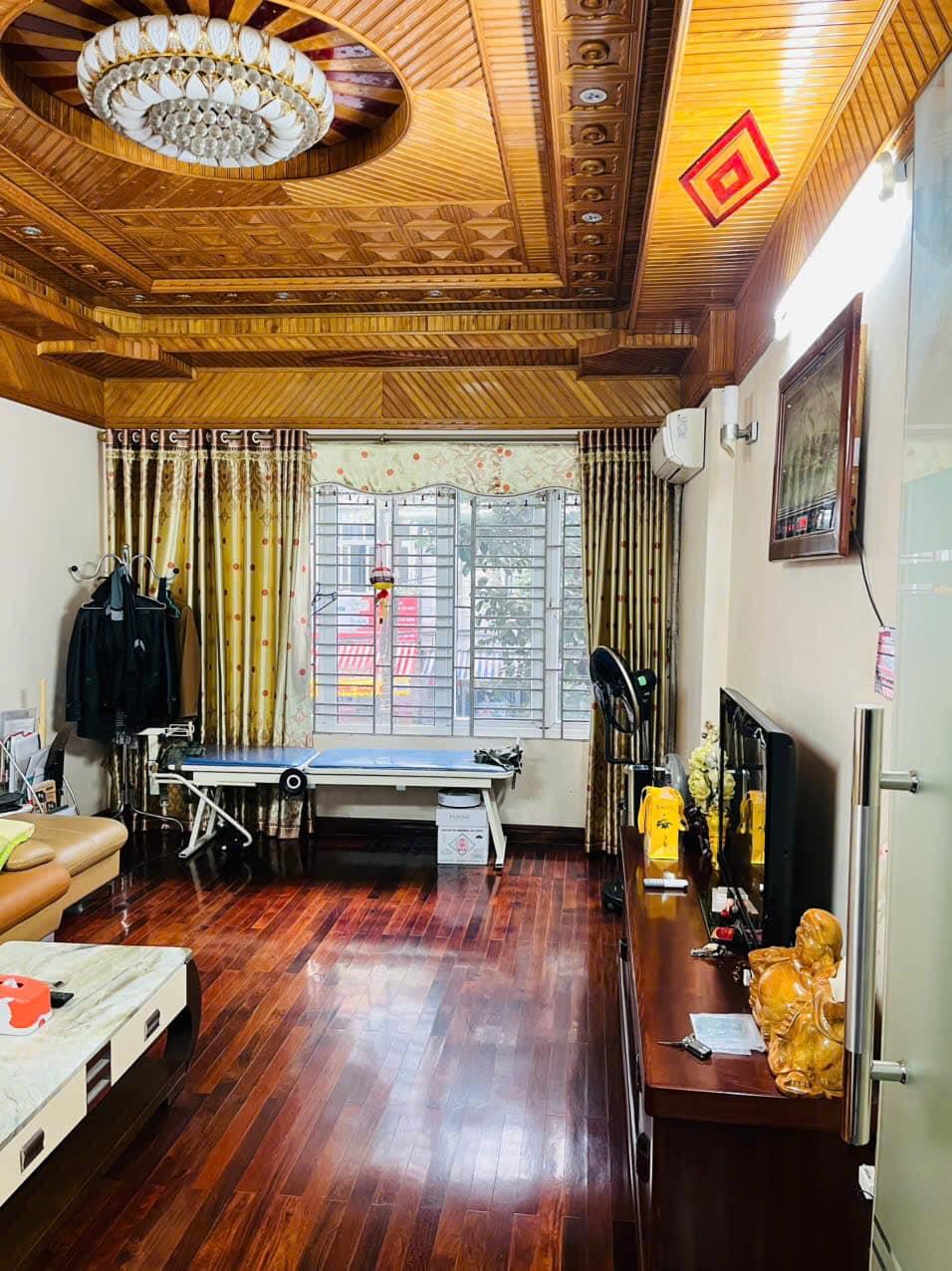 Cho thuê nhà Mặt Phố Ngọc Hồi kinh doanh, 6 tầng x 50m2, mt 4m, 4 ngủ, 20 Triệu2411641