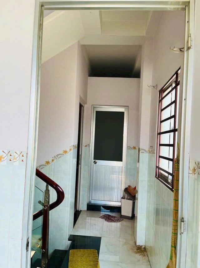 Giá mềm nhất quận 12: 4,75 tỷ - Tân Thới Hiệp 21--dt 4x12 trệt 3 lầu mái đúc -phòng khách, bếp, phòng thờ, phòng giặt, 3 phòng ngủ, 3 wc
- LH: 077 888 5818 -077 478 5818 CHUYÊN BĐS SÀI GÒN2633014