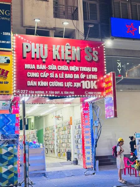 CHÍNH CHỦ CHUYỂN HƯỚNG KINH DOANH CẦN SANG TIỆM PHỤ KIÊN ĐIỆN THOẠI2493832