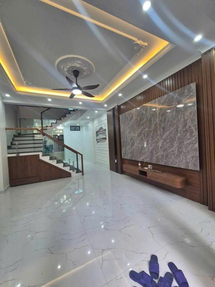 BÁN NHÀ  PHẠM VĂN ĐỒNG,  KINH DOANH SẦM UẤT DÒNG TIỀN TỐT 56M2. 11.5TY. VÕ CHÍ CÔNG,PHẠM VĂN ĐỒNG, NGUYỄN HOÀNG TÔN, TRẦN CUNG, CỔ NHUẾ2528951