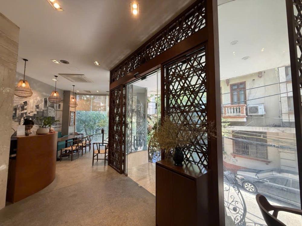 (Tin thật 100%) Bán Apartment lô góc 131m2 tại Hoàng Cầu - Ô tô vào nhà - Dòng tiền 2,4 tỷ/năm2638425