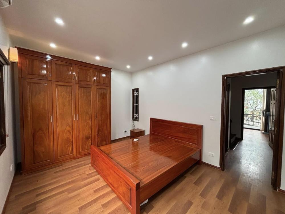 Cho thuê nhà LÀM SPA, KD ONLINE, VP Phố Hoàng Ngọc Phách, Đ.Đ, 50m2, 4 tầng, 25 triệu2465441