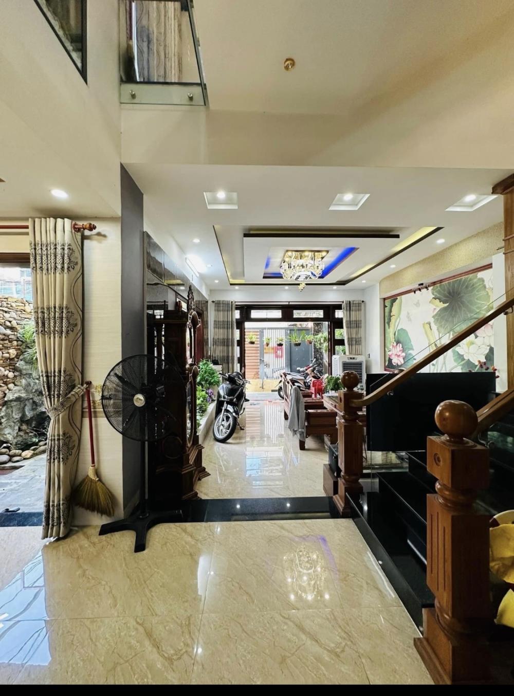 + Khuê Trung Cẩm Lệ, Nhà 3 tầng mặt tiền đường 5,5 m, vài bước chân tới Công viên Thanh Niên.2350075