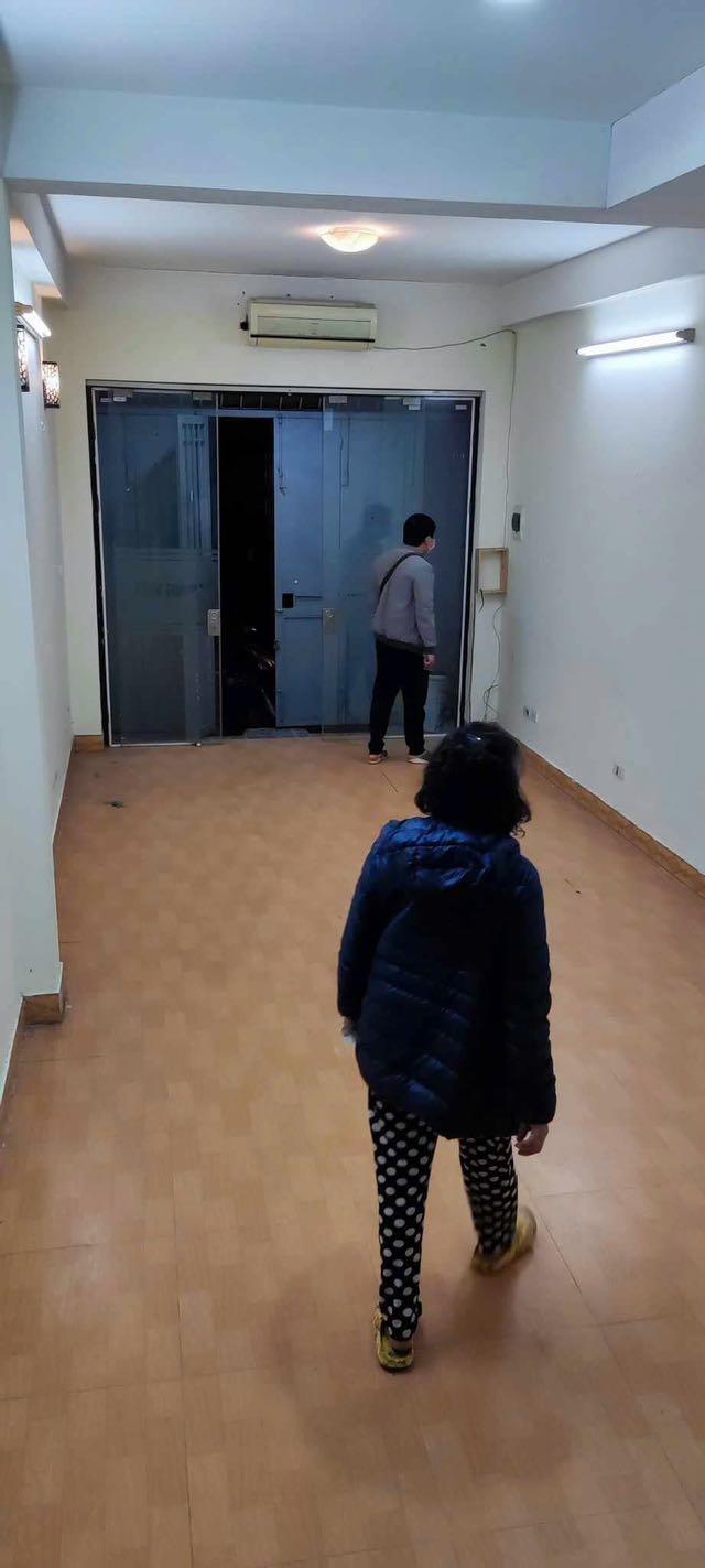 Cho thuê nhà ngõ 67 Thái Thịnh, 36m2 x 3 tầng, 2 ngủ, 2 WC - ở gia đình kết hợp Kinh doanh2569238