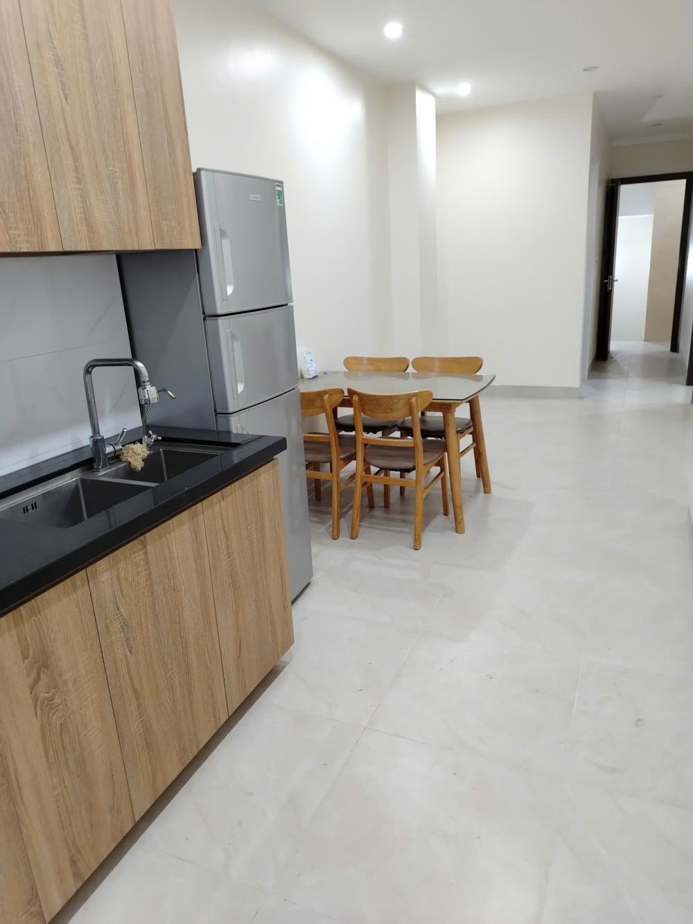 Cho thuê căn hộ CCMN Tầng 2 Phố Giải Phóng 70m2, 2 ngủ, 10.5tr Full đồ 90%2580308