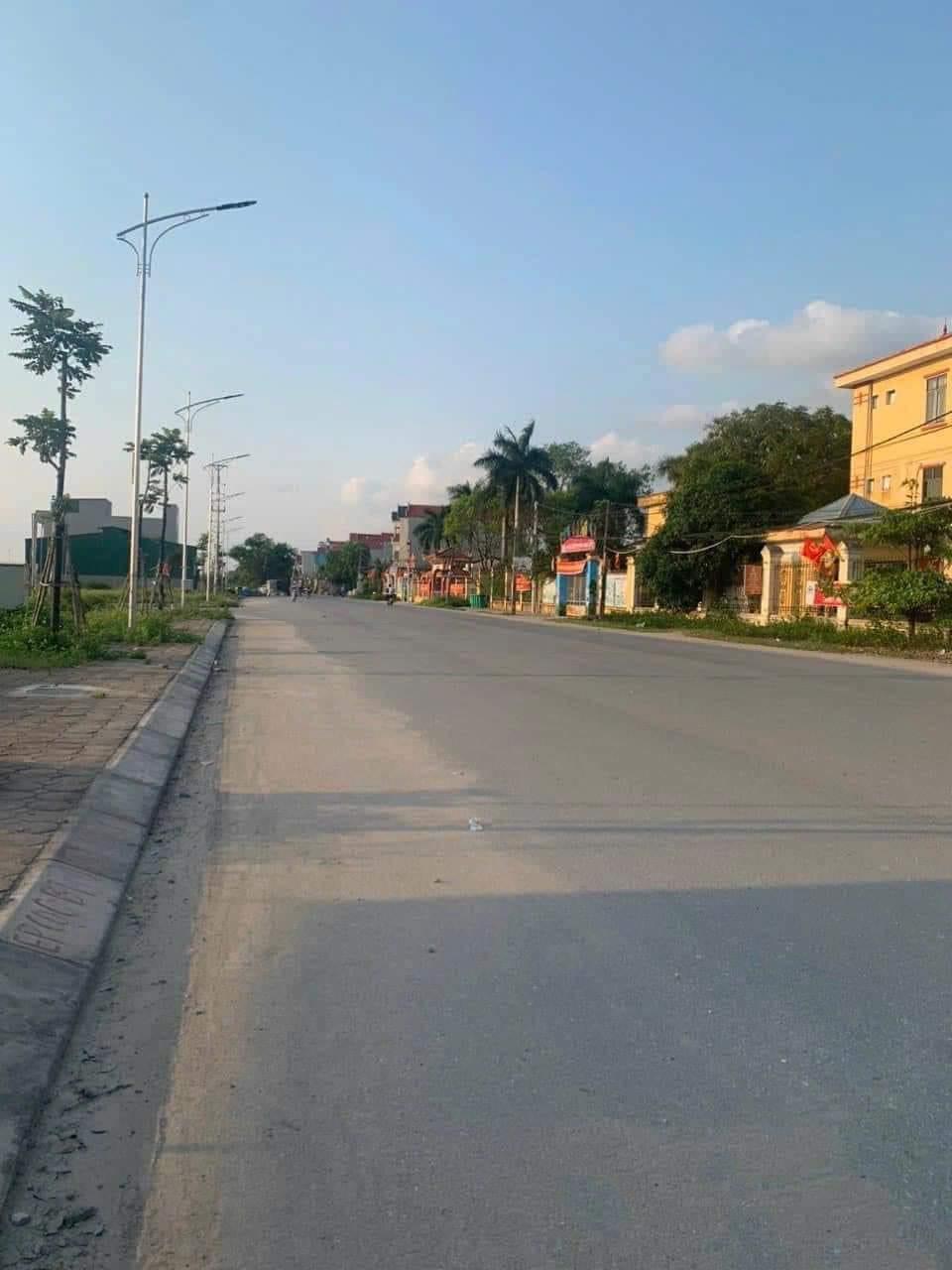 Cần bán giãn dân Hòa Phong, mặt ngoài đường liên xã 32m đối diện UBND xã Giá nhỉnh 4 tỷ2578716