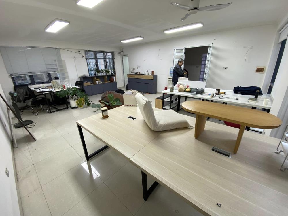 cho thuê nhà là VP, Spa 7 tầng Hoàng Ngọc Phách, 70m2, Thang Máy, Thông Sàn2427962
