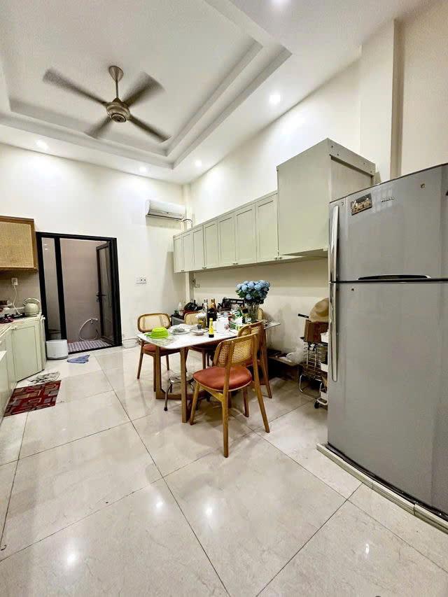 Giá mềm nhất quận Phú nhuận: 11.9 tỷ - HUỲNH VĂN BÁNH - DT: 76.8M - 4M X 19.2M - 4 TẦNG - 4 PN- 4WC -LH: 077 888 5818 - 077 478 5818 CHUYÊN BĐS SÀI GÒN2617433