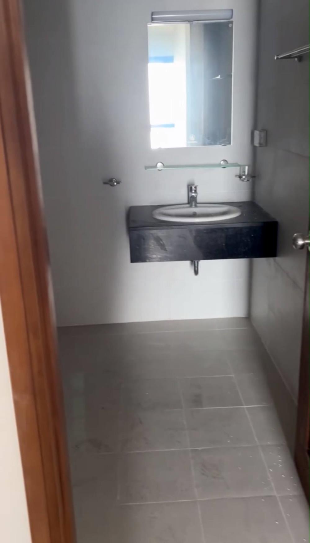 Cho thuê căn  hộ chung cư Đại Kim 107m2, 3 ngủ, 2 vệ sinh ngay hồ Định Công2597163