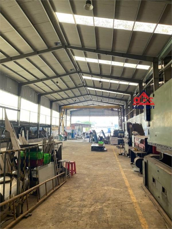 X140 Nhà Xưởng đang sản xuất cơ khí, cần chuyển nhượng với mức giá hấp dẫn. giao liền2322488