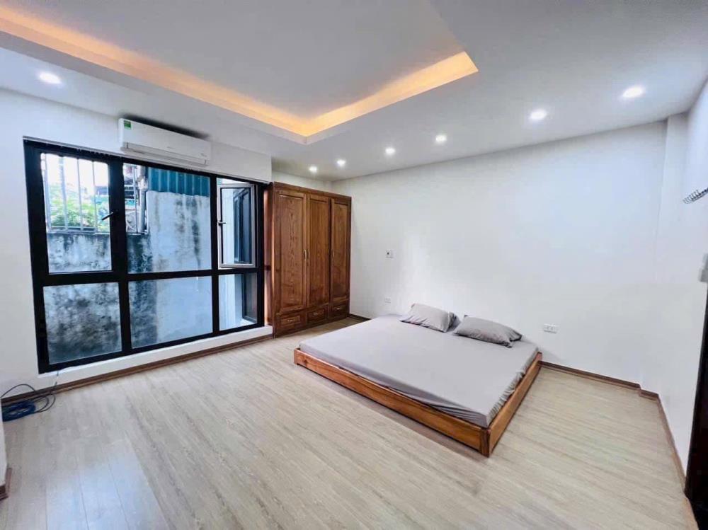 Bán Nhà Đường Cầu Giấy 37m2 x 4 tầng, mặt ngõ rộng ô tô đỗ cửa vào nhà, 4 phòng ngủ đầy đủ công năng full nội thất, giá 9,7 tỷ có TL2434610