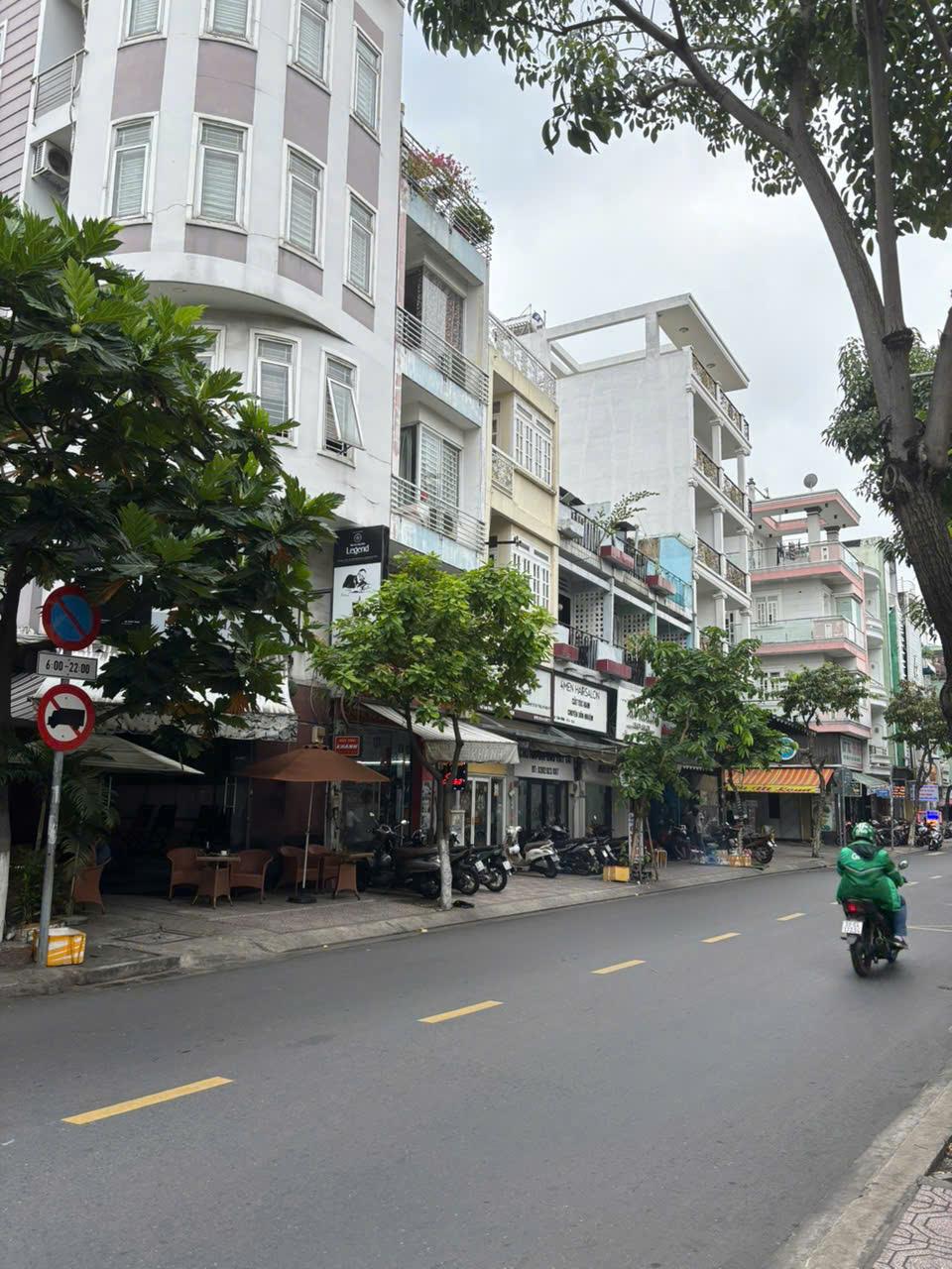 Cho thuê mặt bằng kinh doanh 40m, phố dịch vụ tóc, spa - Tân Vĩnh, P.6 - Quận 42444191