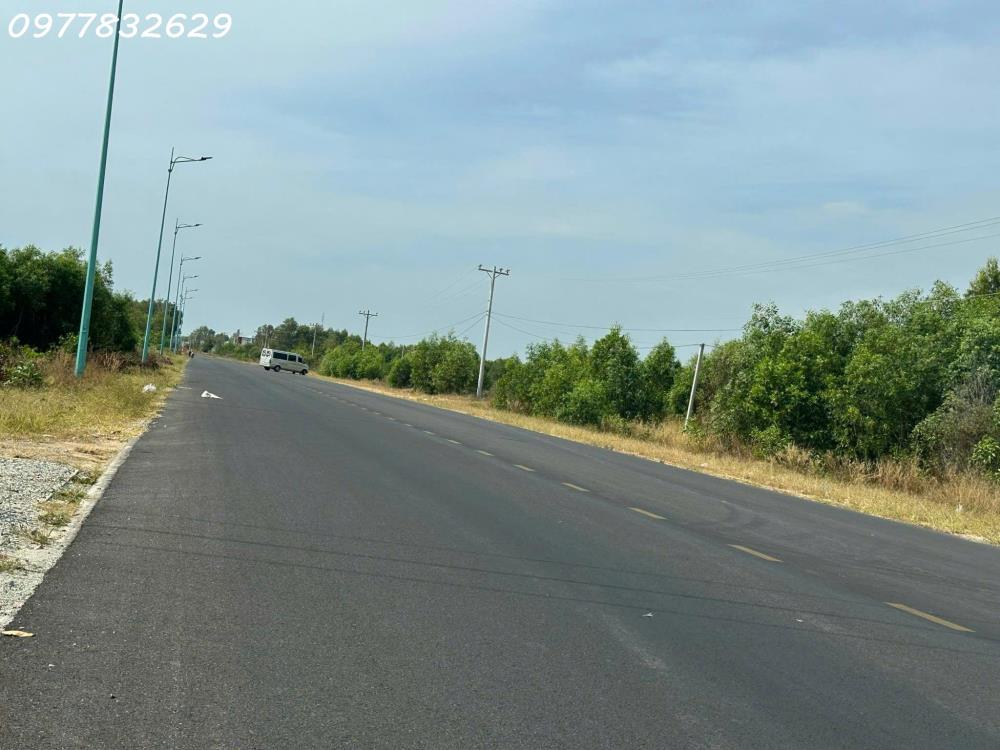 Bán đất NGỘP 3280m2 mặt tiền Hùng Vương, TX LaGi giá rẻ nhất chỉ 2.1 triệu/m2 View Biển2386134