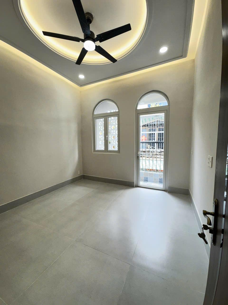Bán gấp giá mềm nhất quận 6 : 5.5 tỷ - MINH PHỤNG - P.2 - DT: 35M - 3.5M X 10M - 1 TRỆT -1 LỬNG- 1 LẦU - 4PN -2WC - LH: 077 888 5818 - 077 478 5818 CHUYÊN BĐS SÀI GÒN2617185