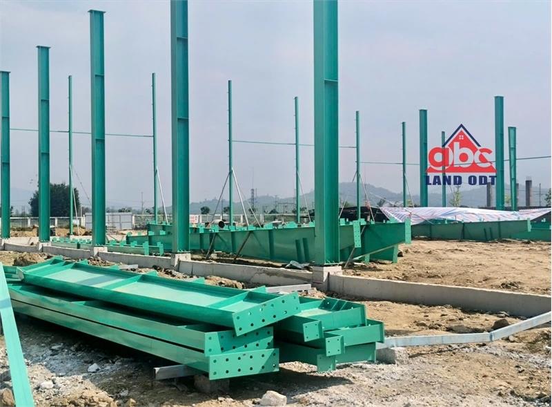 Nhà Xưởng xây dựng kiên cố. tập chung nhiều ngành nghề công nghiệp. sẵn sàng giao liền2528487