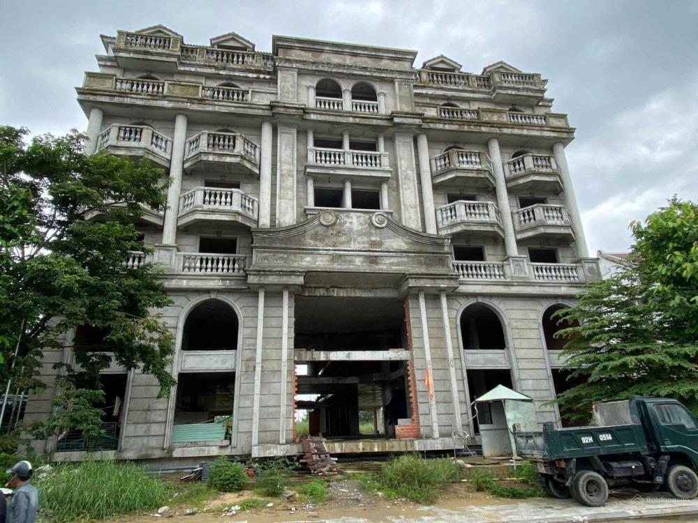 NGÂN HÀNG THANH LÝ KHÁCH SẠN 6 TẦNG MẶT TIỀN SÔNG CÁCH PHỐ CỔ HỘI AN 500M2426282