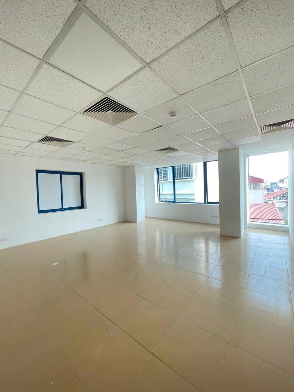Chủ nhà mời thuê VP 40m & 43m tại phố Thái Hà. Giá rẻ, có chỗ để ô tô, free dịch vụ2585280