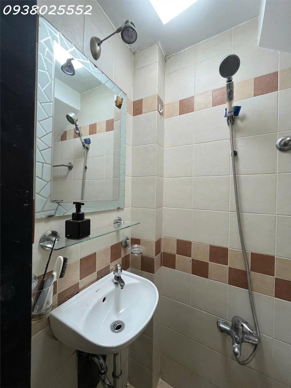 Cho Thuê Mặt Bằng Đẹp, Mới 100% Nguyễn Đình Chiểu, P2, Q32439181
