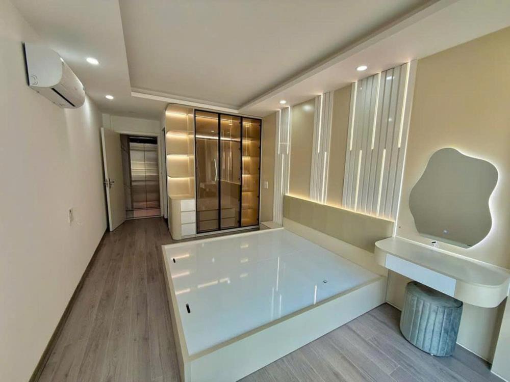 Bán nhà Phố Thái Hà_Nhà Mới Tinh_Thang Máy Xịn_Ngõ Ô Tô Tránh_Giá: 13.8 Tỷ_Lh: 0396935190.2459531