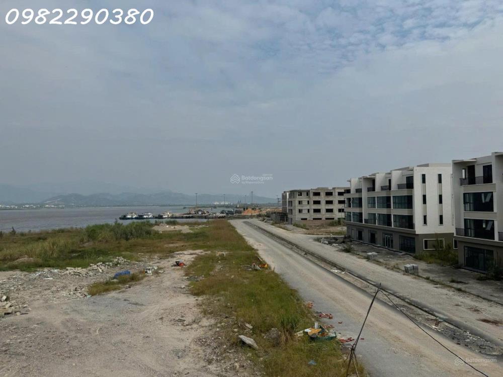 Bán lô góc view biển đường trước nhà 31m vị trí siêu đẹp tại dự án FLC Tropical City2585655