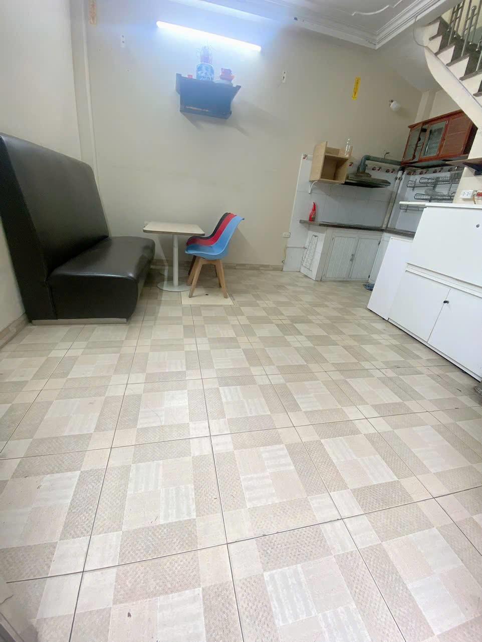 Cho thuê nhà ngõ 647 Lĩnh Nam, ô tô đỗ cửa, 4 tầng, 25m2, 3 ngủ, 7.5 Triệu - và0 ngay2528058