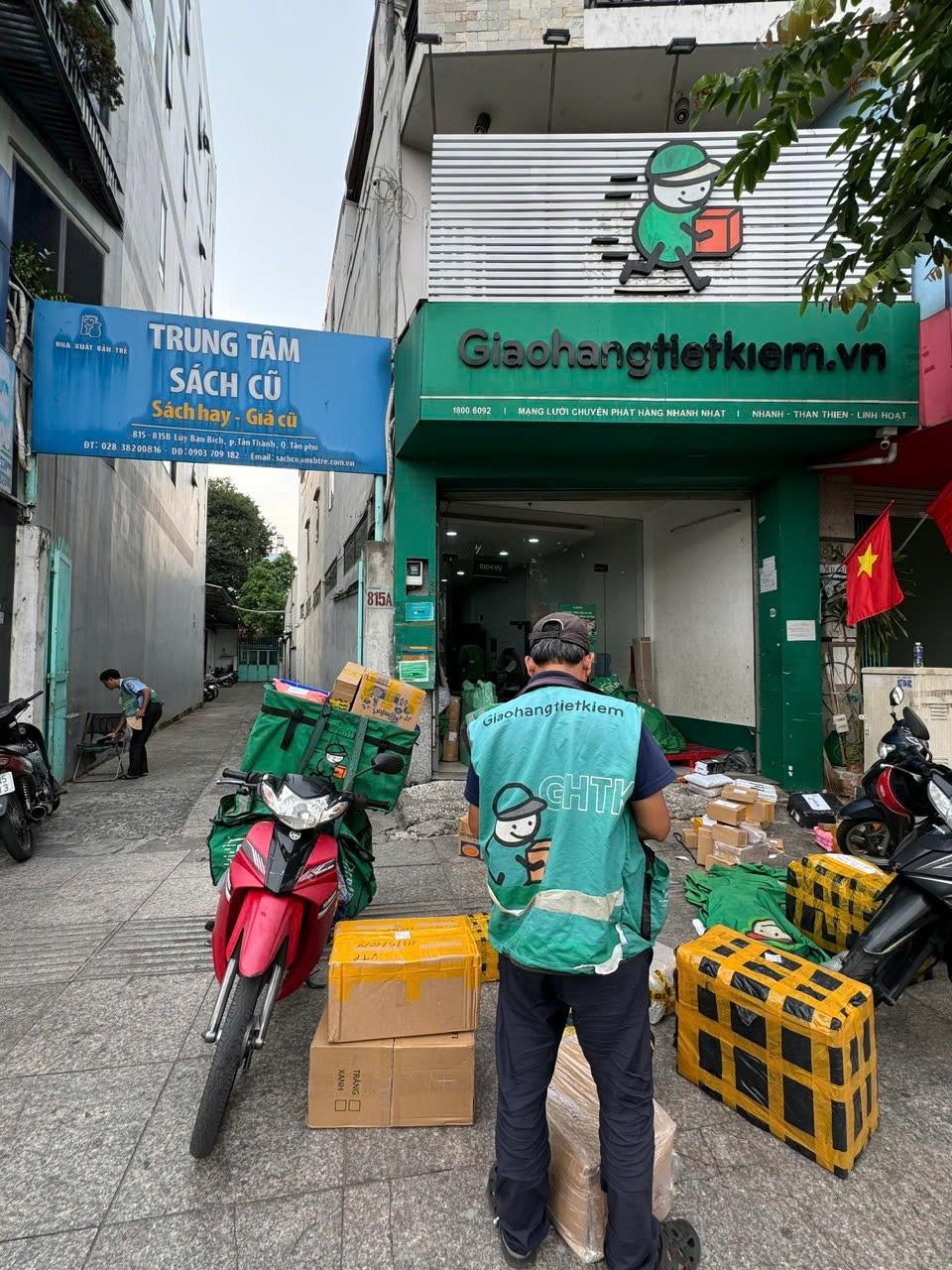 Chính chủ cần Cho Thuê Nhà Góc 2 Mặt Tiền Lũy Bán Bích, Quận Tân Phú2390953