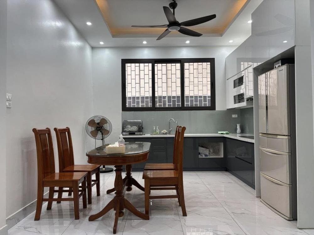 Cho thuê nhà LÀM SPA, KD ONLINE, VP Phố Hoàng Ngọc Phách, Đ.Đ, 50m2, 4 tầng, 25 triệu2465438