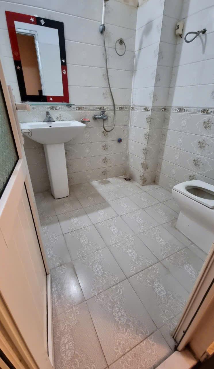 Cho thuê nhà nguyên căn ngõ 255 Nguyễn Đức Cảnh, 5 tầng x 32m2, 3 ngủ khép kín 12 Triệu.2542299