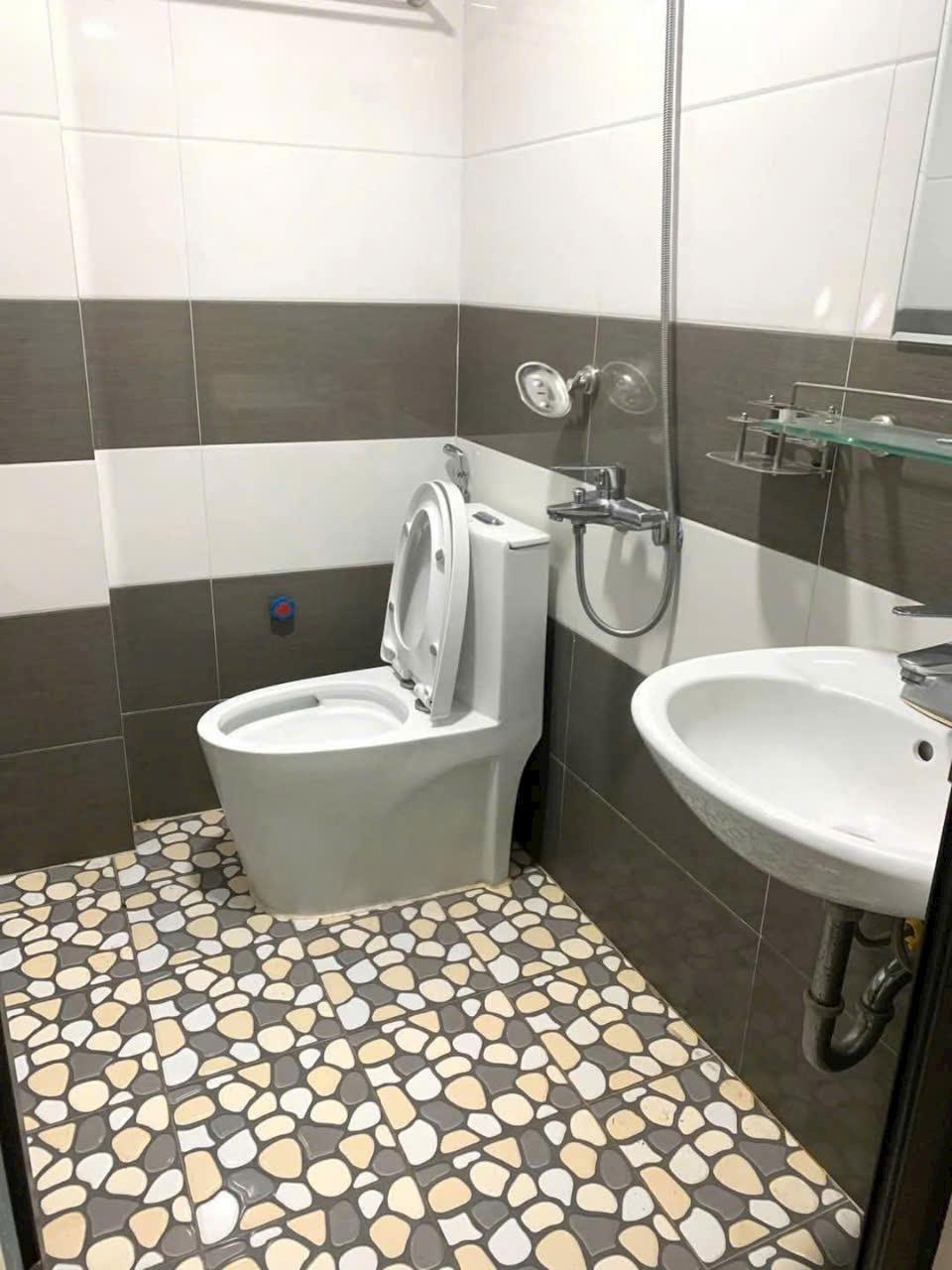 Bán nhà Mễ Trì Thượng 33m2 5 tầng nhỉnh 6 tỷ gần đường Đỗ Đức Dục2355594