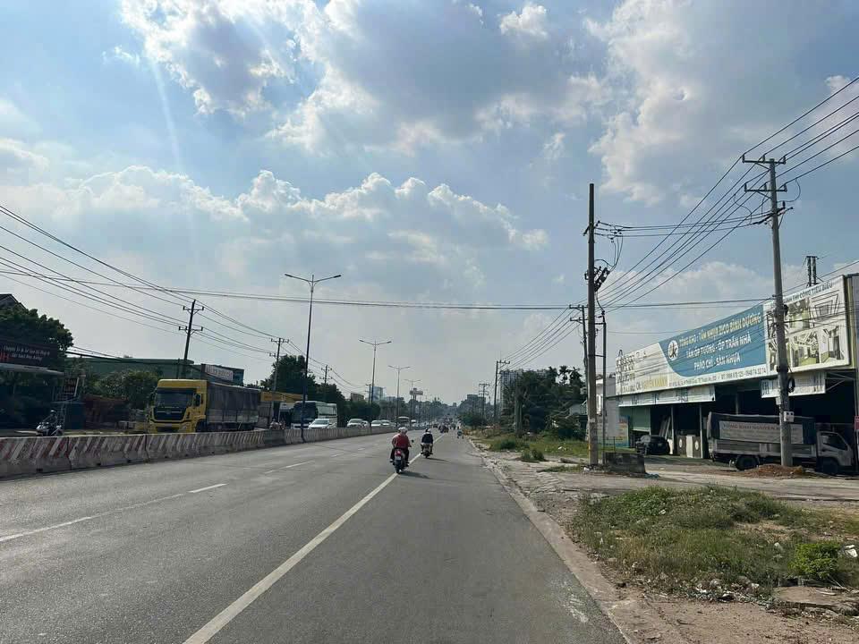 Cho thuê mặt bằng mặt tiền Quốc Lộ 13, Thủ Dầu Một, Bình Dương – 400m², Giá 35 Triệu2608772