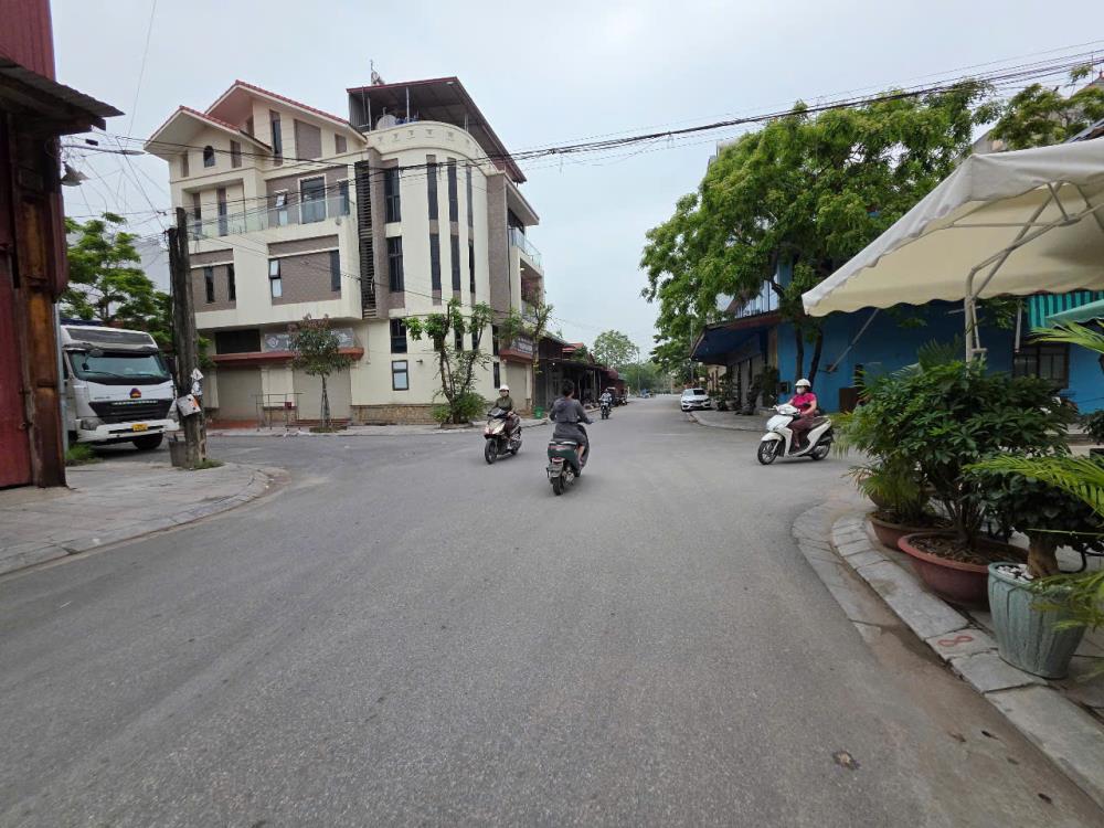 Diện tích: 85 m2 mt  5 mét giá 4 tỷ 
 Pháp lý: Sổ đỏ chính chủ, sang tên nhanh chóng
  Loại đất: Đất ở đô thị, sử dụng lâu dài Phù Khê Từ Sơn2671840