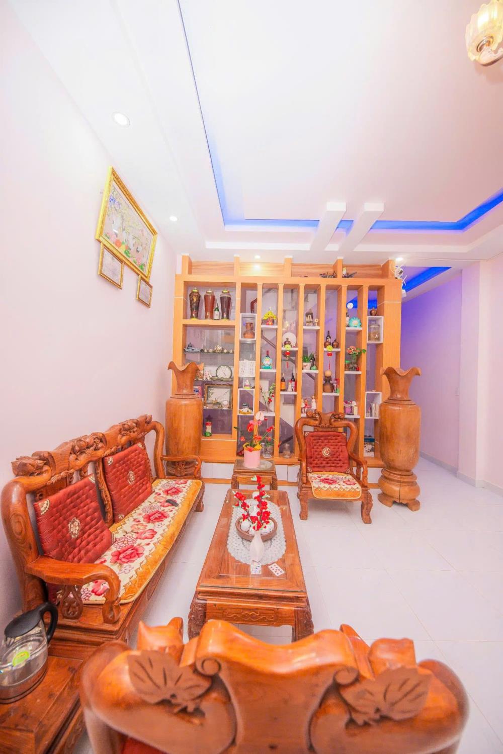 Cho thuê Nhà nguyên căn5 phòng ngủ Hai Bà Trưng-P7-Đà lạt2342432