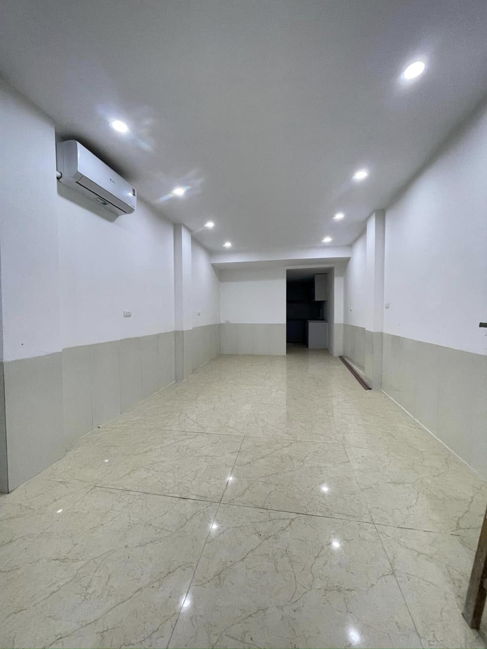 Cho thuê nhà nguyên căn ngõ ô tô Hồng Mai 38m2, 3 tầng ở gia đình, nhóm ít người 8.5tr/tháng2467003