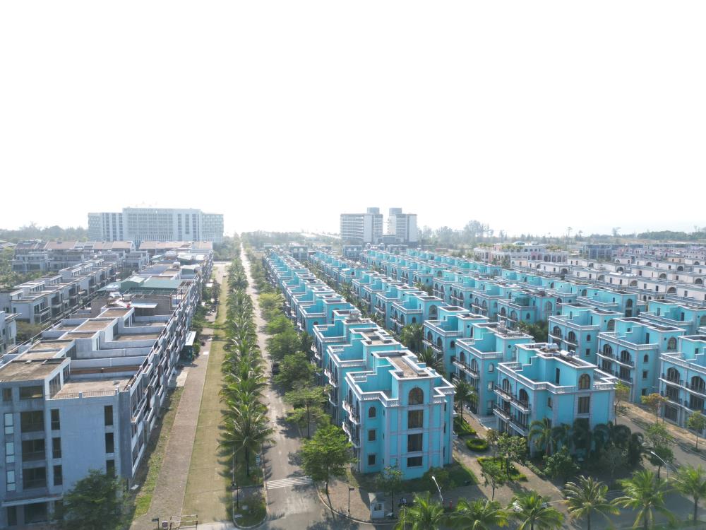 Bán nhà phố sonasea villas and resort , 550m2, 40 tỷ, thiết kế 40 phòng nằm trên trục đường vào 24m dương tơ Phú Quốc2521514