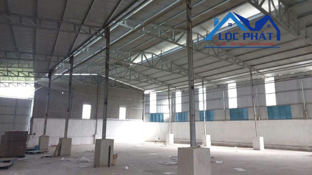 Cho thuê nhà xưởng 2200m2, nhà ở công nhân, điện 250KVA, hợp đồng dài hạn, giá 55 triệu2601822