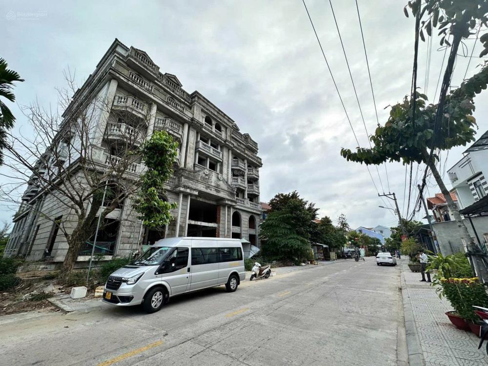 NGÂN HÀNG THANH LÝ KHÁCH SẠN 6 TẦNG MẶT TIỀN SÔNG CÁCH PHỐ CỔ HỘI AN 500M2426274