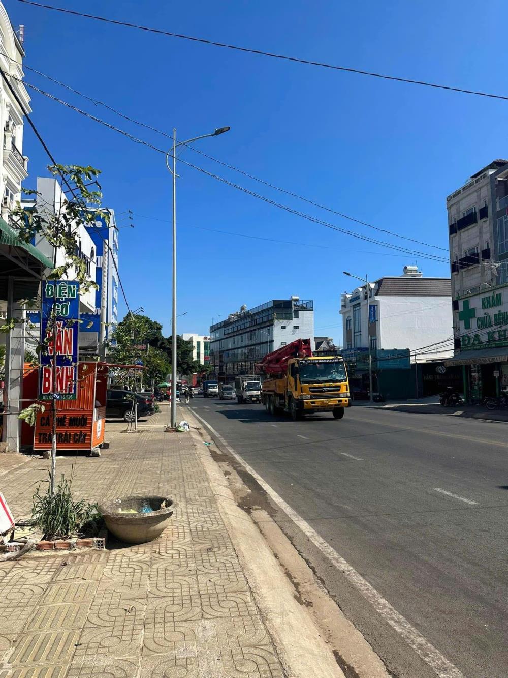 BÁN KHÁCH SẠN ĐANG KINH DOANH - TRUNG TÂM  Huyện Đức Trọng, Tỉnh Lâm Đồng2384411
