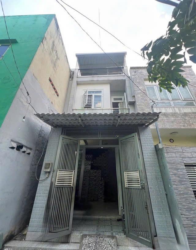 GIÁ MỀM NHẤT quận Tân Phú:3.85 tỷ - Trần Quang Cơ - DT: Dt 3,7m x 12m, nhà đúc BTCT 1 trệt 2 lầu gồm 3PN 2VS. LH : 077 478 5818 chuyên BDS Sài Gòn2595588