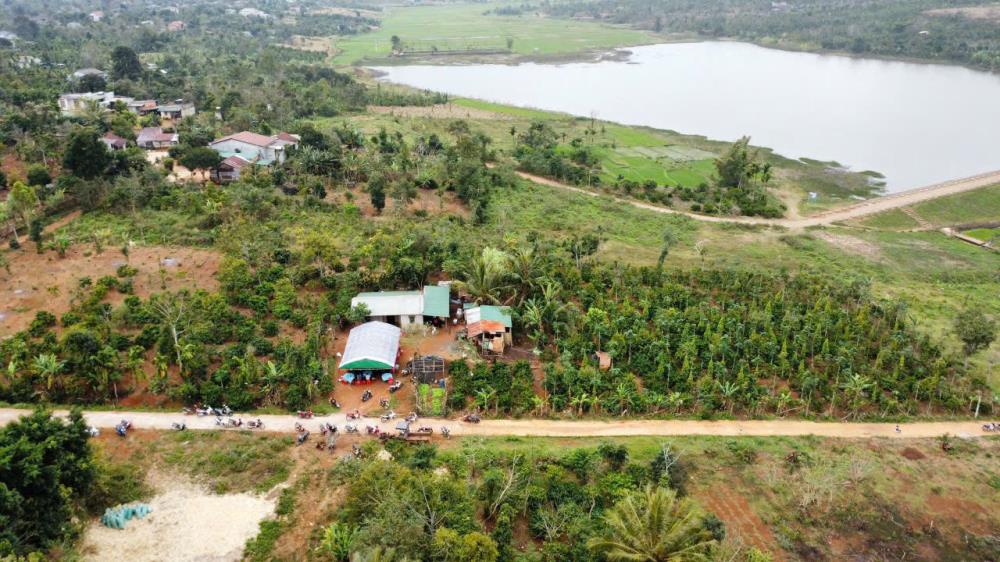 Ea Drong-Buôn Hồ-Đắk Lắk vị trí đắc địa đường bê tông quy hoạch 8m khu dân cư bàn cờ thông tứ hướng sẵn thổ cư2585560