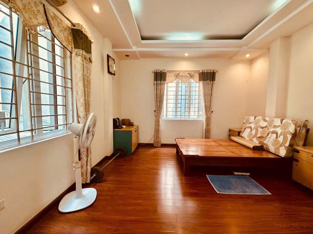 Bán nhà riêng Đê La Thành Đống Đa 22m 4 tầng mặt ngõ thông kinh doanh chỉ 4.x tỷ lh 09751245202533317