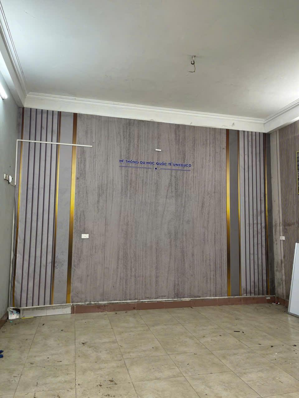 Cho thuê nhà Phố Nguyễn Cảnh Dị, 5 tầng x 55m2, 6 ngủ làm VP C.ty, KD online 17 Triệu (có TL)2600894