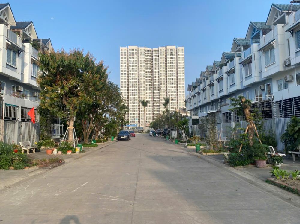 Bán rẻ Căn LK San Hô. Hướng Nam, view biển. Đầy đủ nội thất, Chỉ việc về ở. Khu đô thị mới Bim - Hùng Thắng - Hạ Long2495447