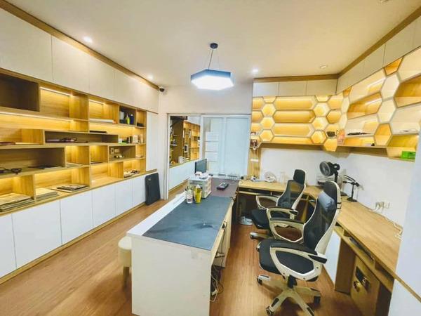 Chính chủ cần Cho thuê lại 1 phần không gian Show room 286 Thái Hà - mặt bằng ở tầng 22489944