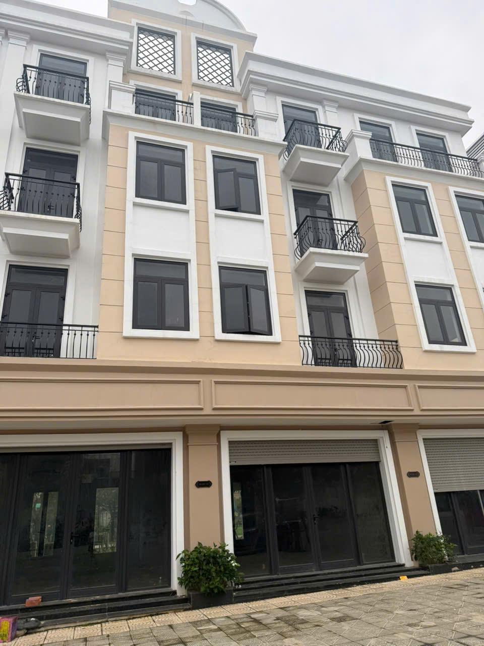 Chính chủ gửi bán căn 2 mặt tiền vị trí đẹp tại đường Đại Cồ Việt , TP.Đông Hà - Quảng Trị.2573724