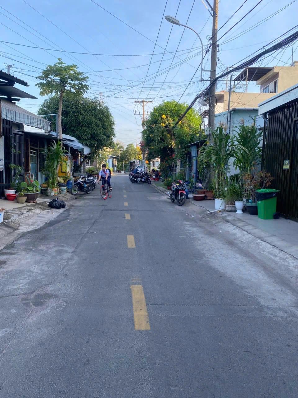 NHÀ ĐẸP- GIÁ TỐT CHÍNH CHỦ CẦN BÁN NHANH căn nhà đẹp- giá tốt tại huyện Hóc Môn, TPHCM2509874