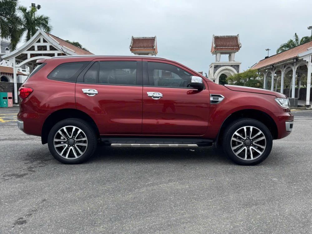 CHỈ 820TR SỞ HỮU NGAY XE FORD EVEREST TITANIUM 2019 – 1 CHỦ, CHẠY 69.000KM2406122