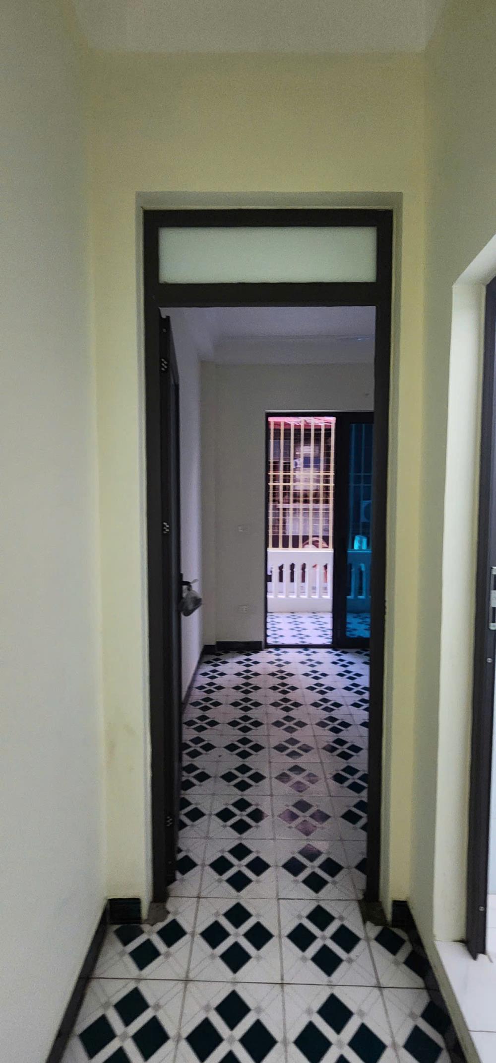 Cho thuê nhà Mặt Phố Nguyễn Đức Cảnh, KD đỉnh, 40m2, 4 tầng, 4 ngủ, 15 Triệu2383052