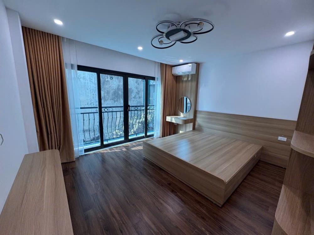 Bán nhà phố Hoàng Cầu, Nhà Mới 7 Tầng,Thang Máy Xịn, 48mx7T, Giá: 16,5 Tỷ, Lh: 0396935190.2375523